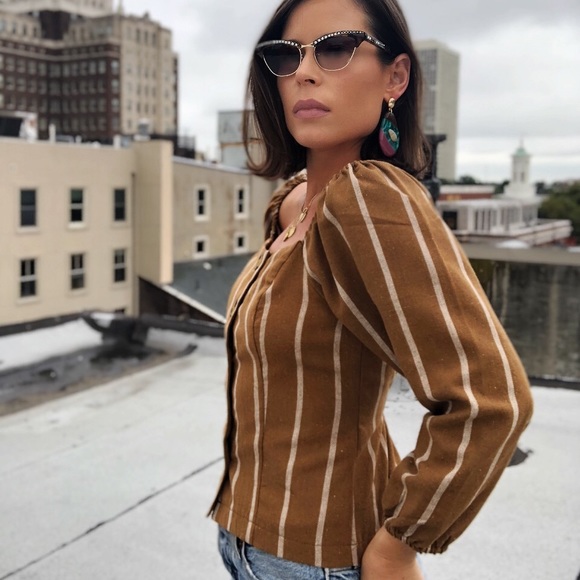 Last 1✨Cassandra Mustard Button Puff Sleeve Top - Picture 3 of 8